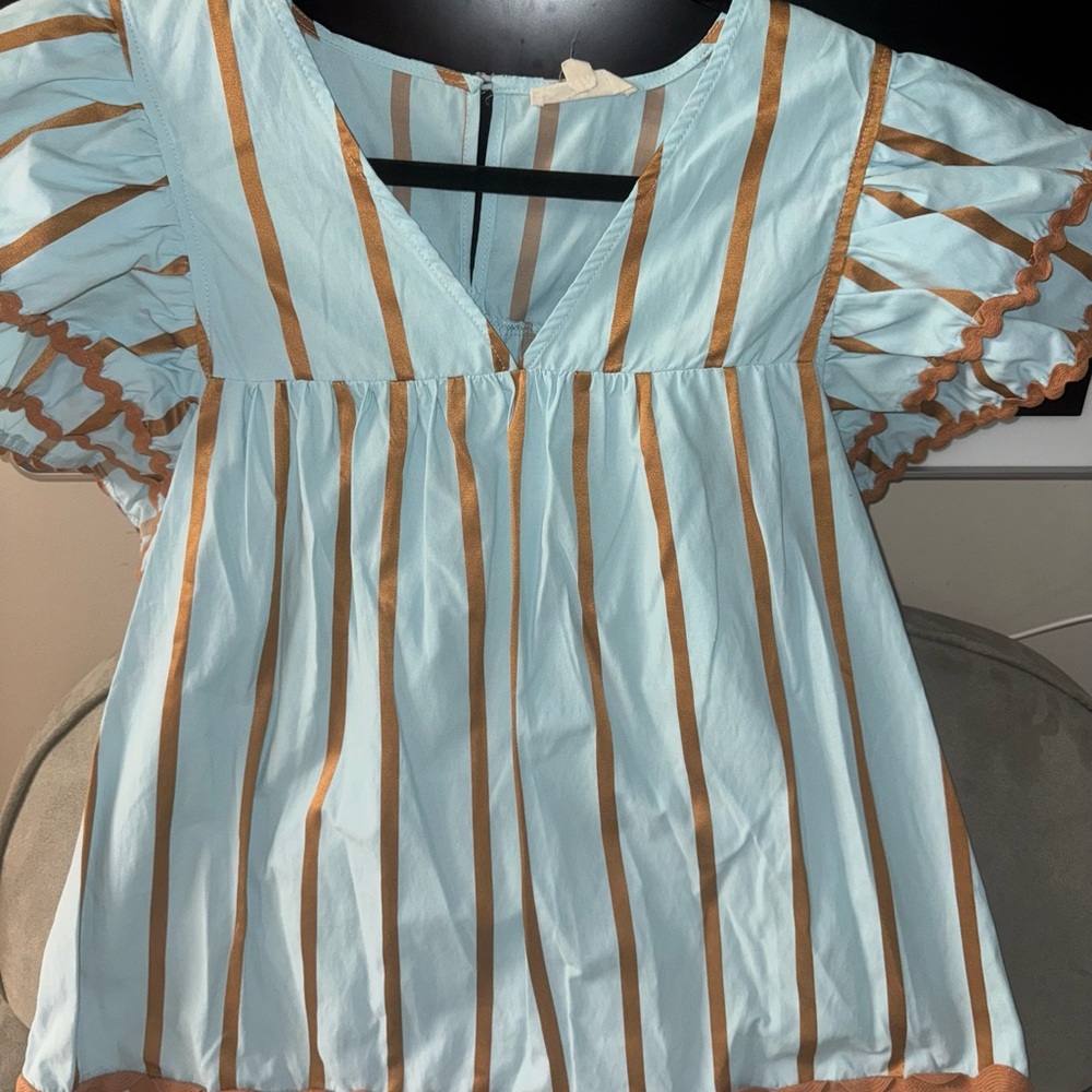 Entro Blue and Green Ruffled Short Sleeve Blouse